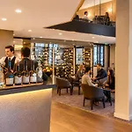 Radisson Blu Hotel, Centre Ξενοδοχείο 4*