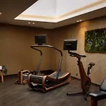Radisson Blu Hotel, Centre 4*