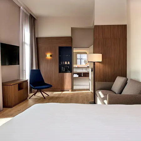 Radisson Blu Hotel, Centre 호텔 4*