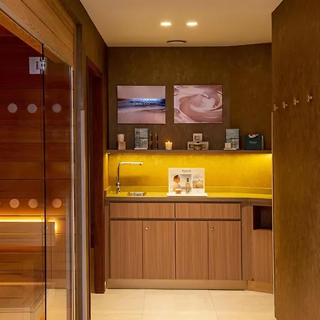فندق Radisson Blu Hotel, Centre 4*
