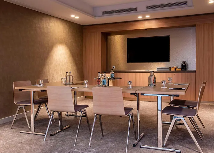 Radisson Blu Hotel, Centre Hotel 4*