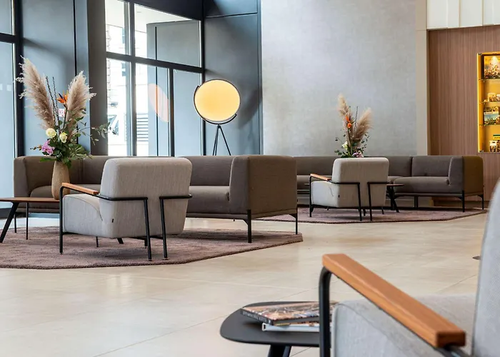 Radisson Blu Hotel, Centre 4*