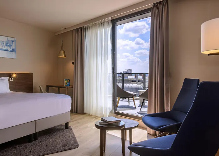 Radisson Blu Hotel, Centre 4*