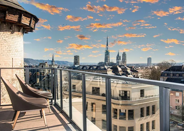 Radisson Blu Hotel, Centre 4*